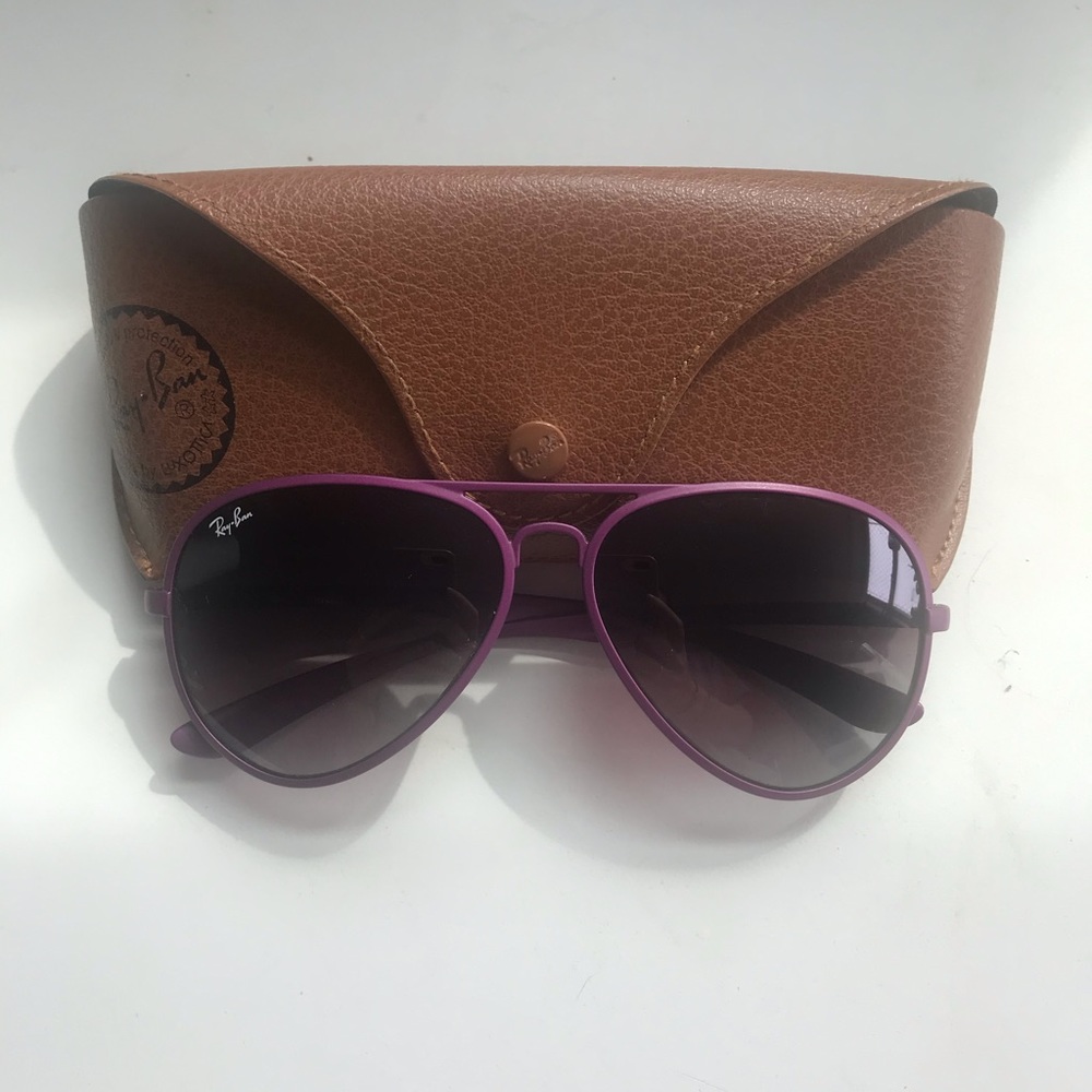 Ray Ban Aviator Liteforce. RB4180.